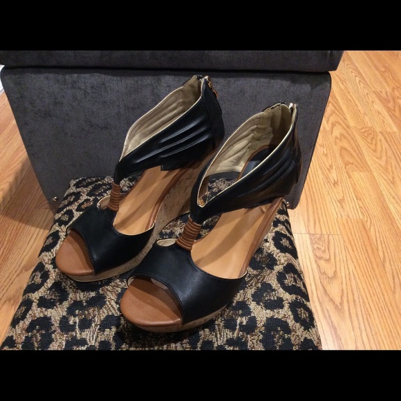 Bucco wedged platform sandal - Picture 3 of 9